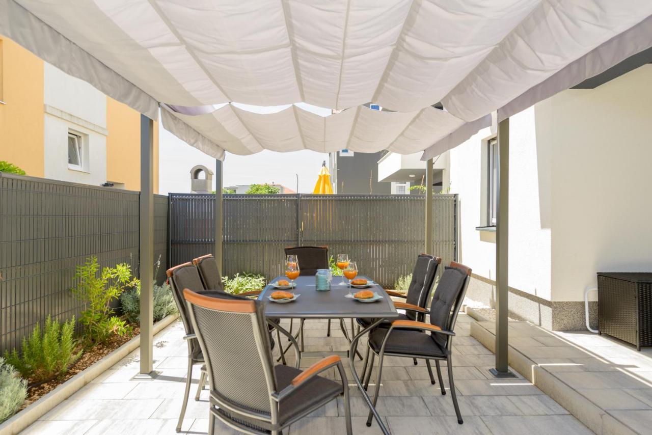 New, Private Heated Swimming Pool, Free Parking, Trogir Centar Daire Dış mekan fotoğraf