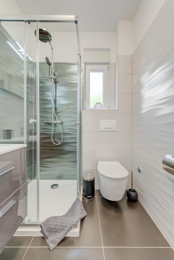 New, Private Heated Swimming Pool, Free Parking, Trogir Centar Daire Dış mekan fotoğraf