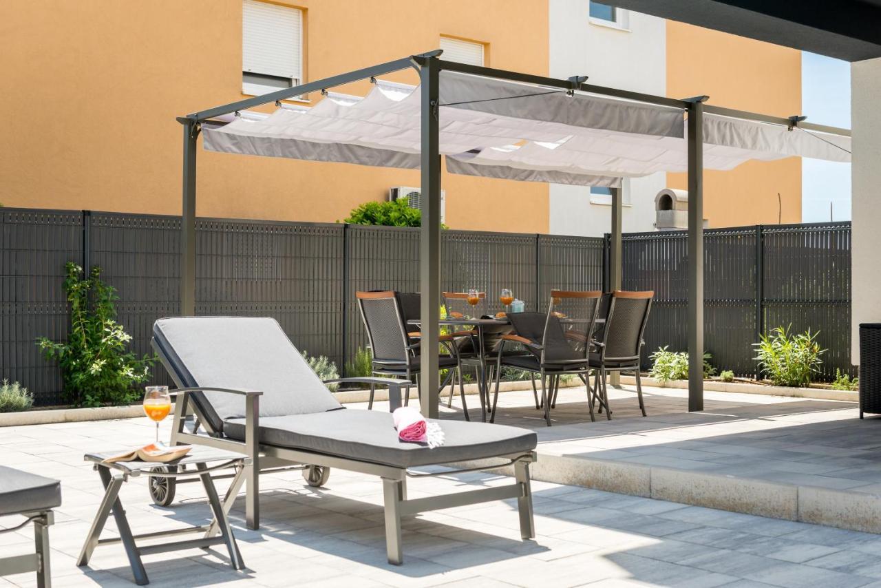 New, Private Heated Swimming Pool, Free Parking, Trogir Centar Daire Dış mekan fotoğraf