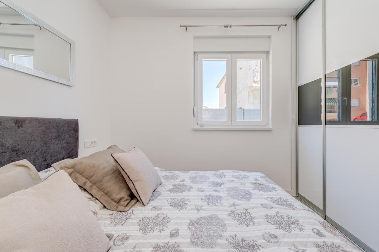 New, Private Heated Swimming Pool, Free Parking, Trogir Centar Daire Dış mekan fotoğraf
