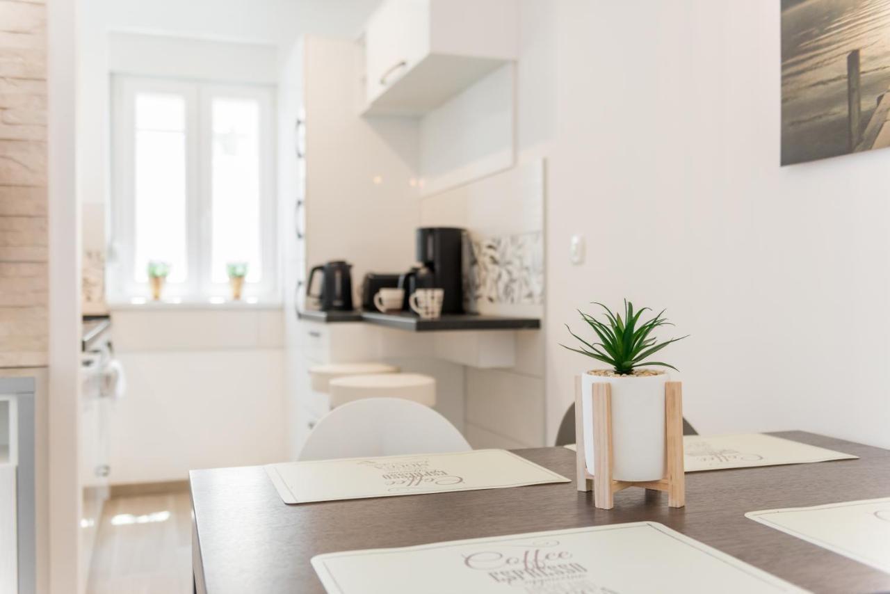 New, Private Heated Swimming Pool, Free Parking, Trogir Centar Daire Dış mekan fotoğraf