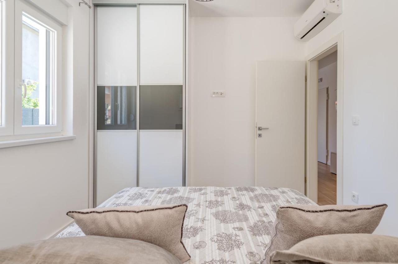 New, Private Heated Swimming Pool, Free Parking, Trogir Centar Daire Dış mekan fotoğraf