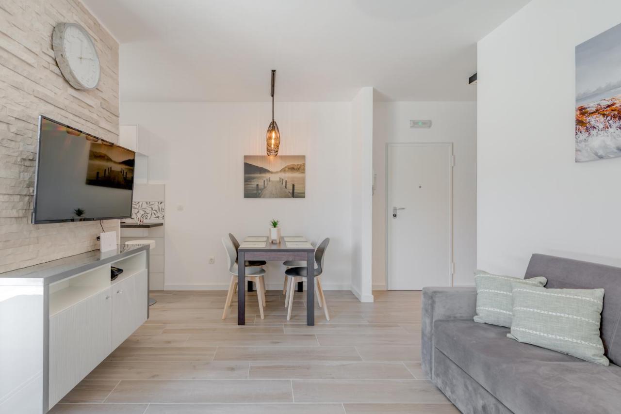 New, Private Heated Swimming Pool, Free Parking, Trogir Centar Daire Dış mekan fotoğraf