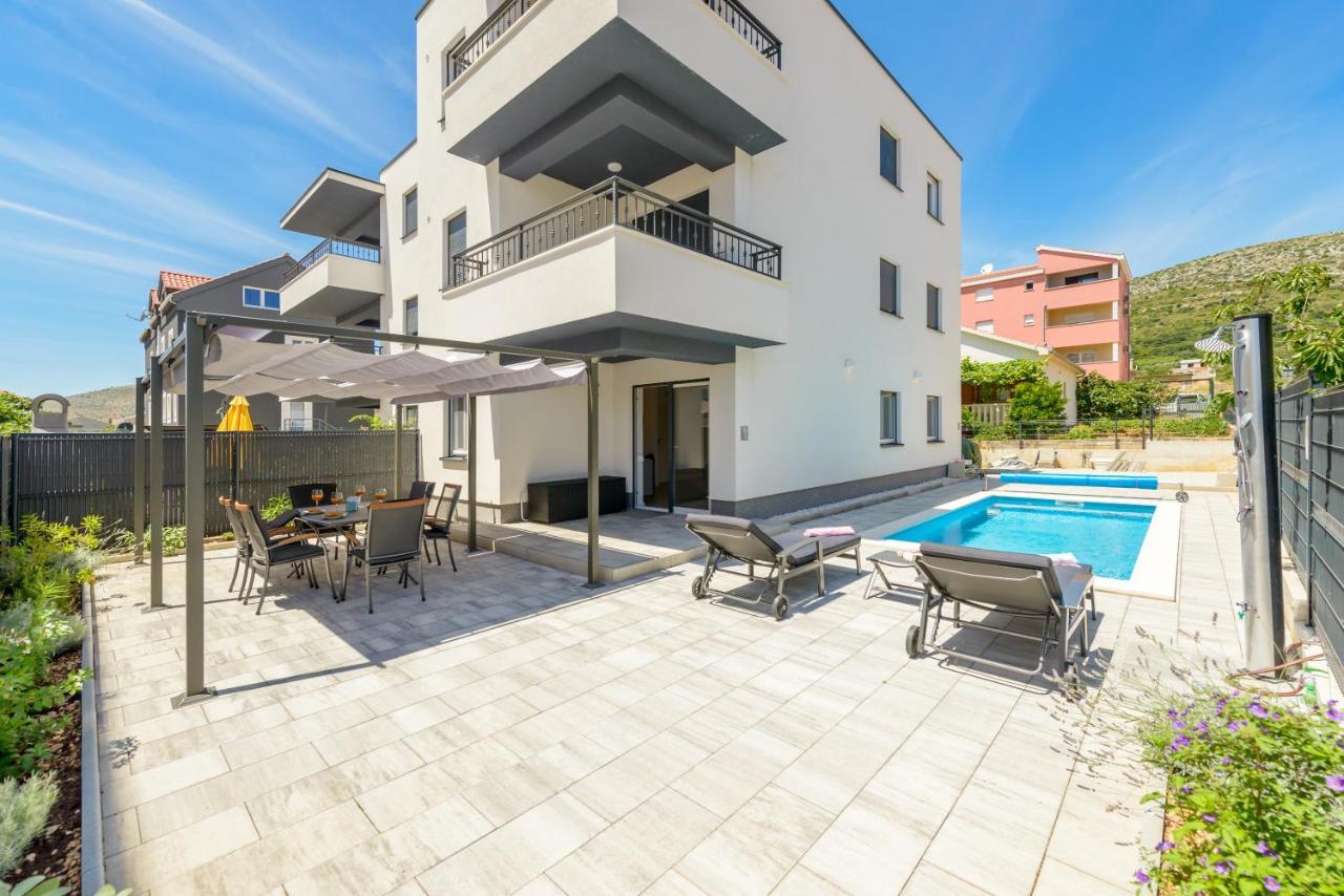 New, Private Heated Swimming Pool, Free Parking, Trogir Centar Daire Dış mekan fotoğraf